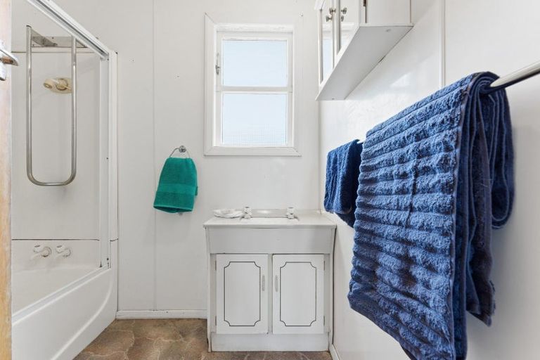 Photo of property in 3 Makuri Street, Mangatainoka, Pahiatua, 4982