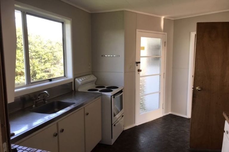 Photo of property in 11 Medina Place, Half Moon Bay, Auckland, 2012