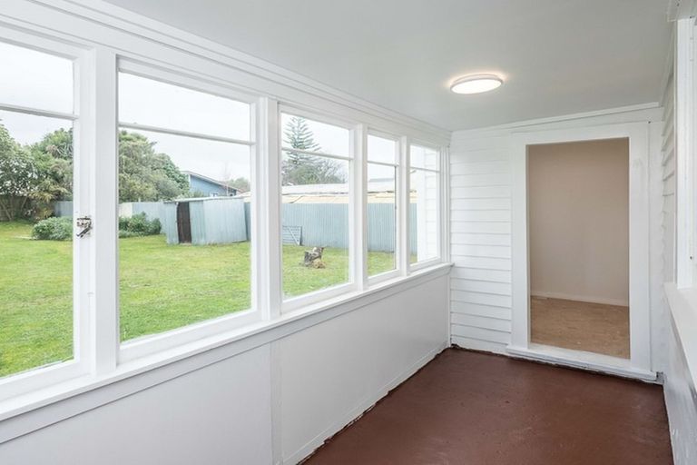 Photo of property in 8 Cambridge Street, Levin, 5510