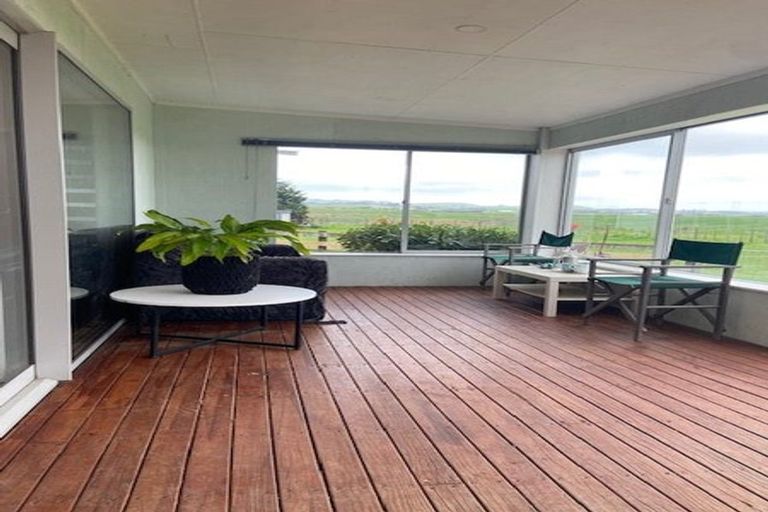 Photo of property in 84 Kaihau Road, Karioitahi, Waiuku, 2683