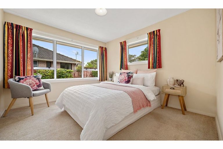 Photo of property in 8 Blossomdale Place, Bishopdale, Christchurch, 8053