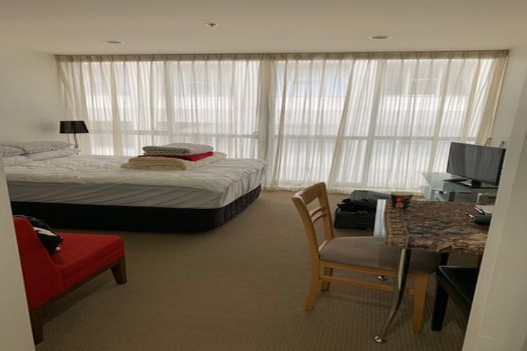 Photo of property in Gilmer Terrace Car Park, 412/9 Gilmer Terrace, Wellington Central, Wellington, 6011