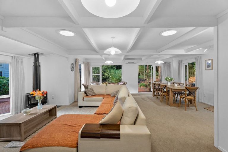 Photo of property in 74 Waima Crescent, Titirangi, Auckland, 0604