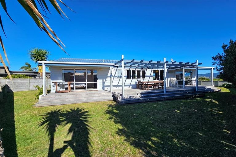 Photo of property in 117 Kelly Jade Avenue, Matarangi, Whitianga, 3592