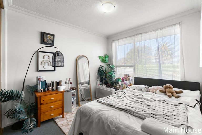 Photo of property in 18 Bidwell Place, Hillmorton, Christchurch, 8025