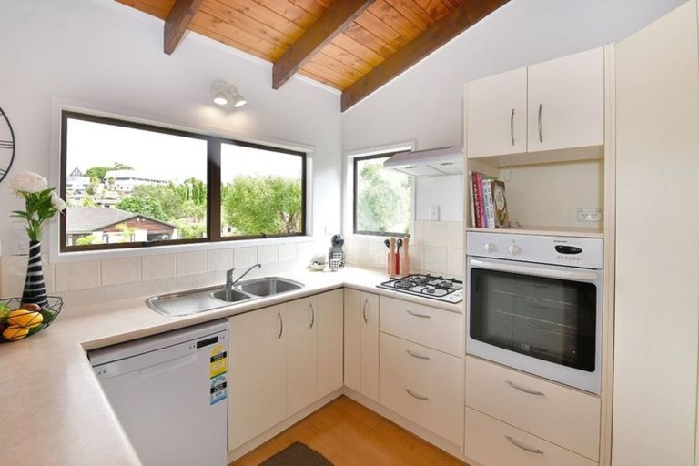 Photo of property in 61 Polkinghorne Drive, Manly, Whangaparaoa, 0930