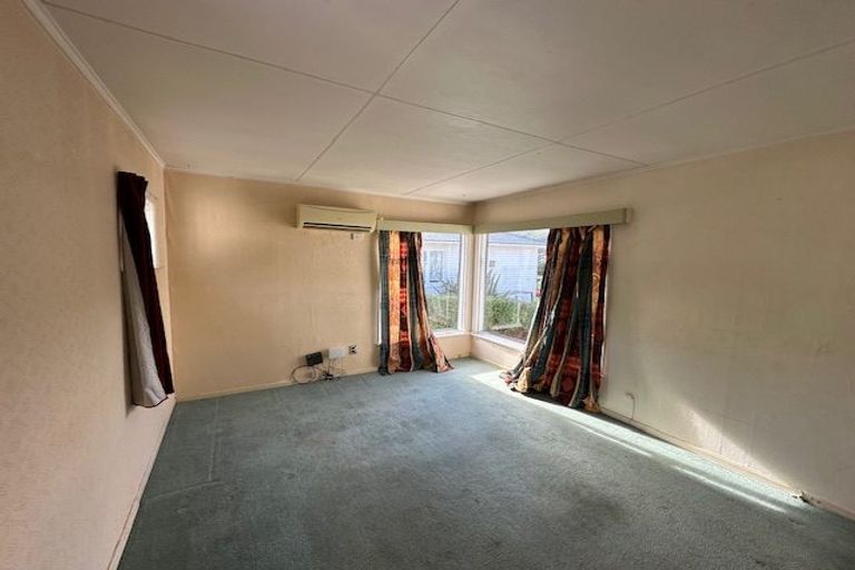 Photo of property in 49 Westminster Road, Wainuiomata, Lower Hutt, 5014