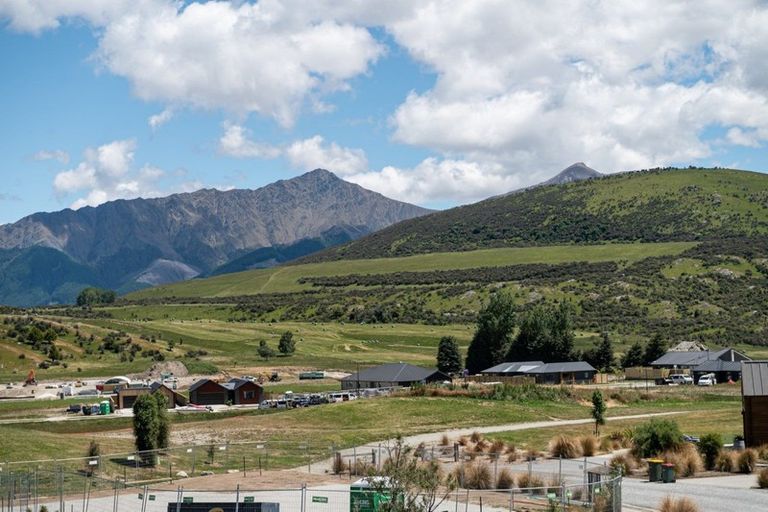 Photo of property in 46 Cunninghams Drive, Jacks Point, Queenstown, 9371