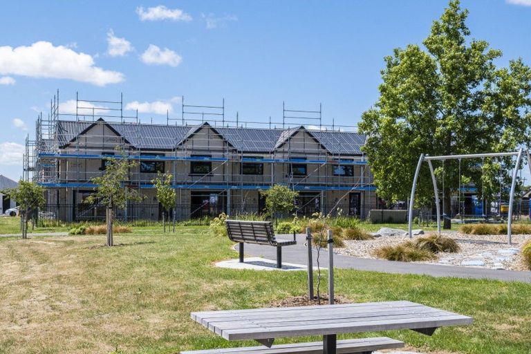 Photo of property in 8/8 Akoranga Place, Hornby, Christchurch, 8042