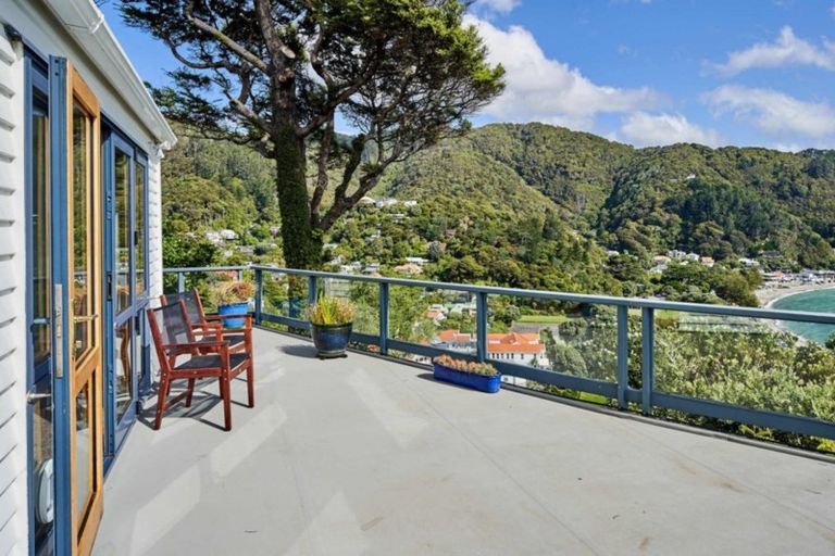 Photo of property in 46 Ferry Road, Days Bay, Lower Hutt, 5013