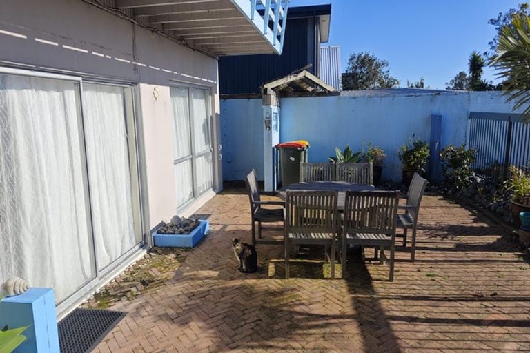 Photo of property in 35 Melandra Road, Stanmore Bay, Whangaparaoa, 0932