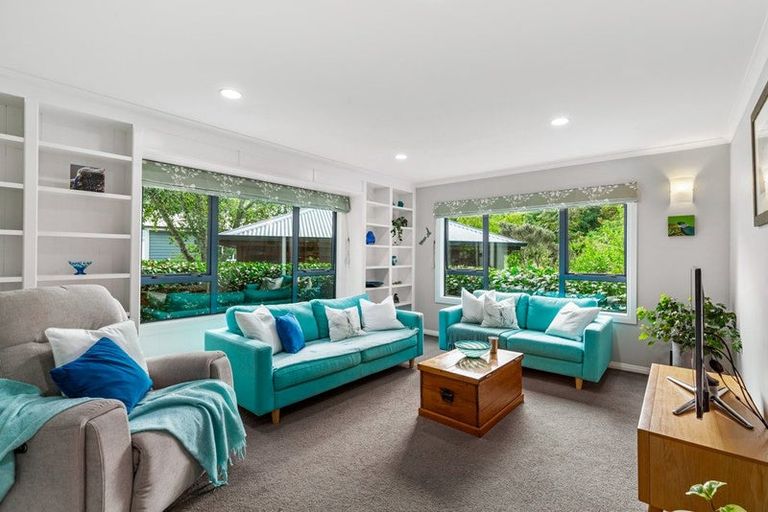 Photo of property in 4a Pounamu Avenue, Greenhithe, Auckland, 0632