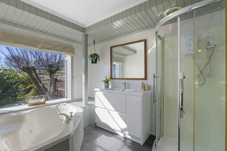 Photo of property in 46 Frensham Crescent, Woolston, Christchurch, 8062