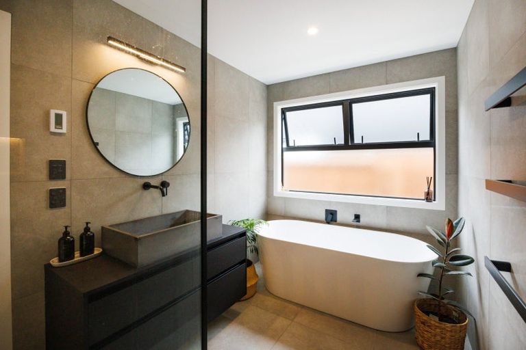 Photo of property in 35 Freedom Drive, Kelvin Grove, Palmerston North, 4414