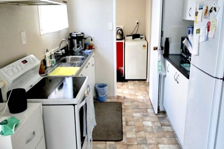 Photo of property in 1/6 Penion Drive, Flat Bush, Auckland, 2023