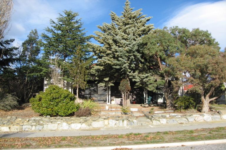 Photo of property in 8 Molyneux Avenue, Cromwell, 9310