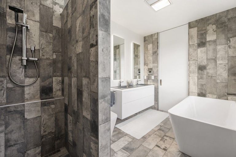 Photo of property in 20 Lancewood Way, Kinloch, Taupo, 3377