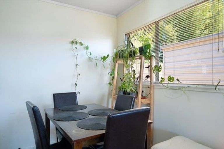 Photo of property in 42a Farwood Drive, Henderson, Auckland, 0612