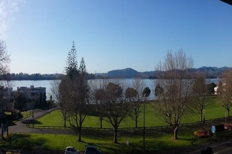 Photo of property in 283 Devonport Road, Tauranga, 3110