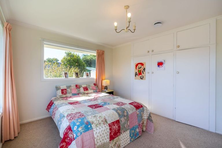 Photo of property in 28 Warren Crescent, Hillmorton, Christchurch, 8025