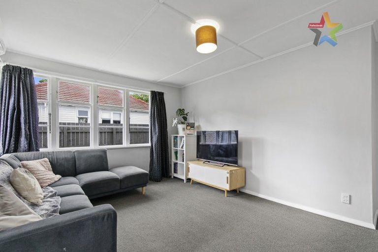 Photo of property in 25 Fleet Street, Naenae, Lower Hutt, 5011