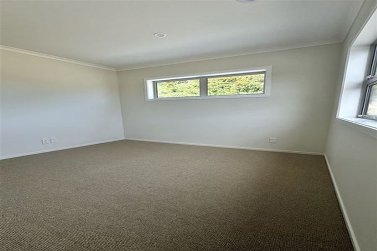 Photo of property in 31 Farnworth Terrace, Churton Park, Wellington, 6037