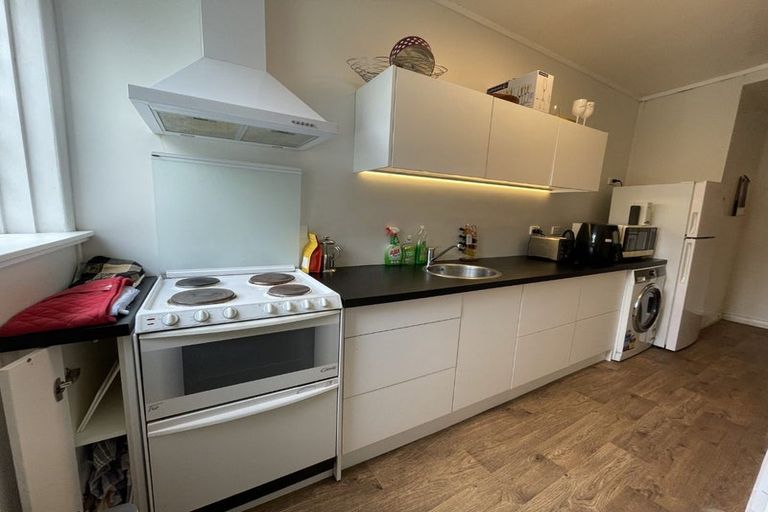 Photo of property in 1/14 Clifton Terrace, Kelburn, Wellington, 6012