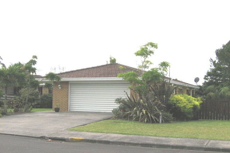 Photo of property in 69 Granville Drive, Massey, Auckland, 0614
