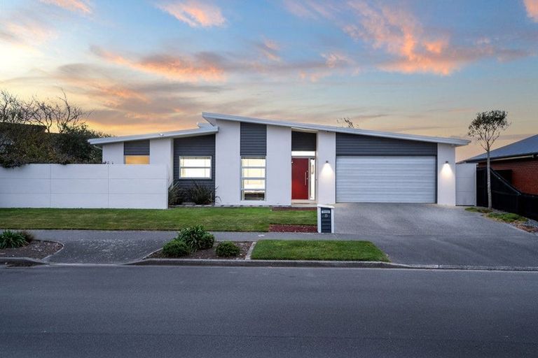 Photo of property in 23 James Hight Drive, Halswell, Christchurch, 8025