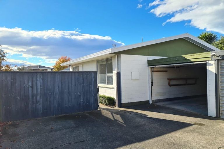 Photo of property in 2/10 Brogar Place, Casebrook, Christchurch, 8051