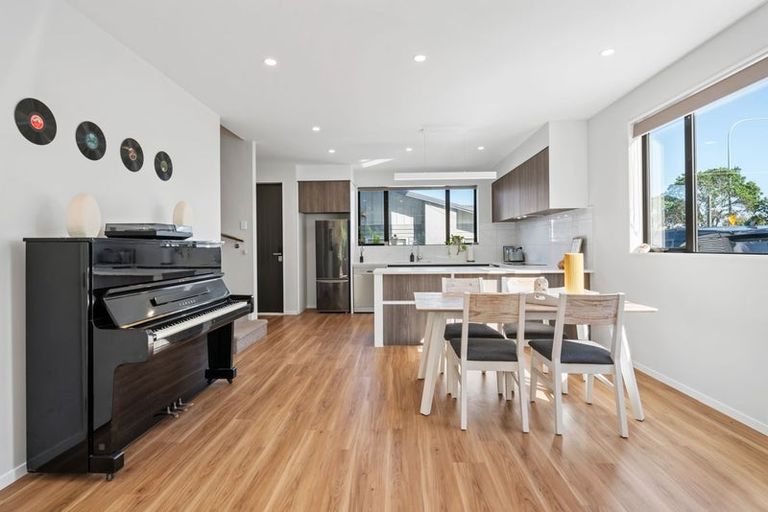 Photo of property in 421b Glenfield Road, Glenfield, Auckland, 0629