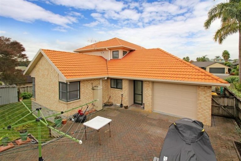Photo of property in 19 Manara Place, The Gardens, Auckland, 2105