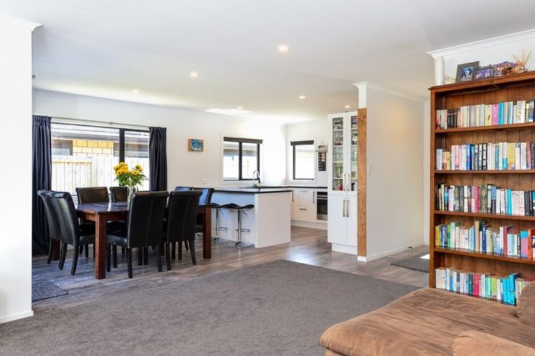 Photo of property in 19 Waikai Close, Ruakura, Hamilton, 3214