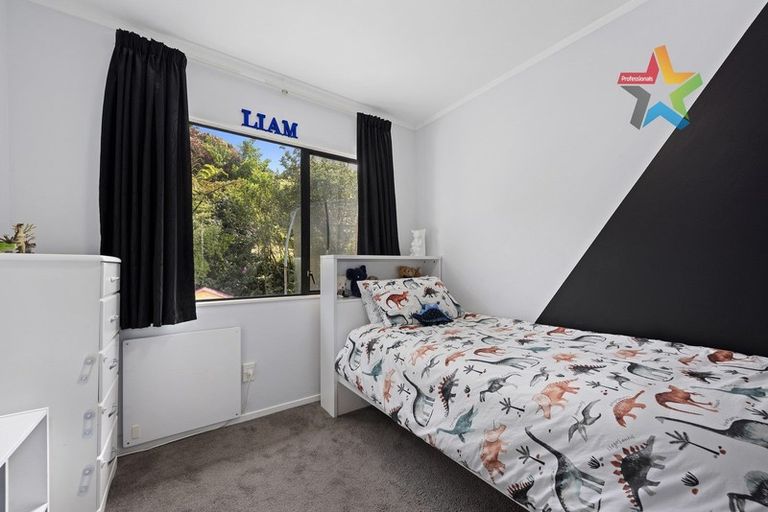 Photo of property in 59 Pokohiwi Road, Normandale, Lower Hutt, 5010