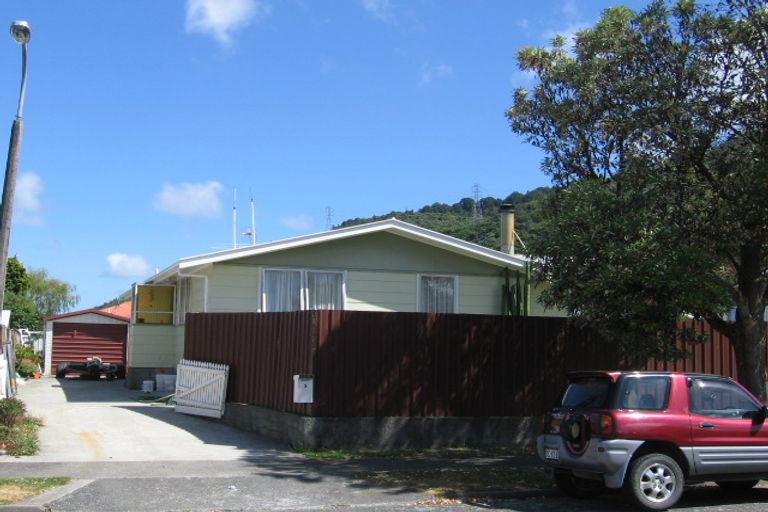 Photo of property in 3 Hartford Crescent, Totara Park, Upper Hutt, 5018