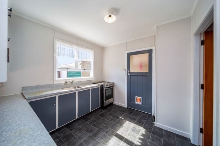 Photo of property in 14 Cowling Road, Hurdon, New Plymouth, 4310