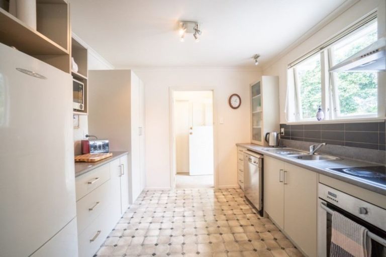 Photo of property in 14 Antrim Place, Hokowhitu, Palmerston North, 4410