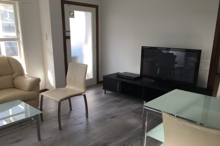 Photo of property in 2/58 Taharoto Road, Takapuna, Auckland, 0622