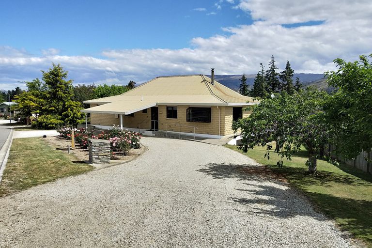 Photo of property in 73 Newcastle Street, Clyde, 9330