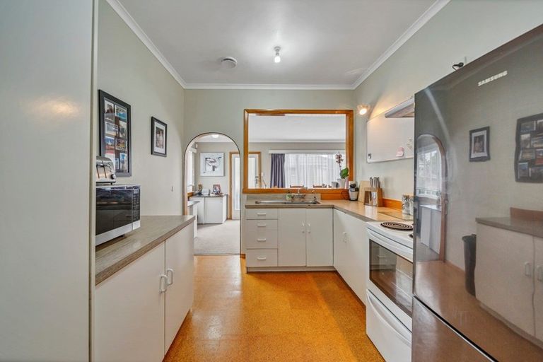 Photo of property in 4 Goodson Place, Hawera, 4610