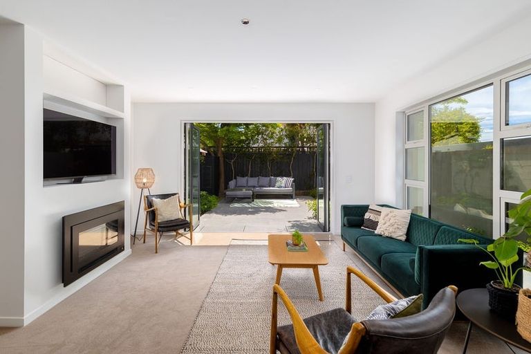 Photo of property in 93 Holly Road, St Albans, Christchurch, 8014