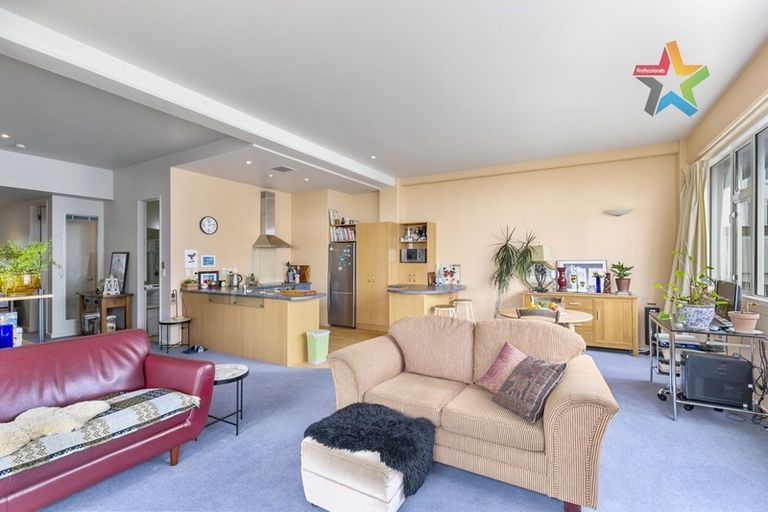 Photo of property in De Vere Apartments, 14/23 Tennyson Street, Te Aro, Wellington, 6011