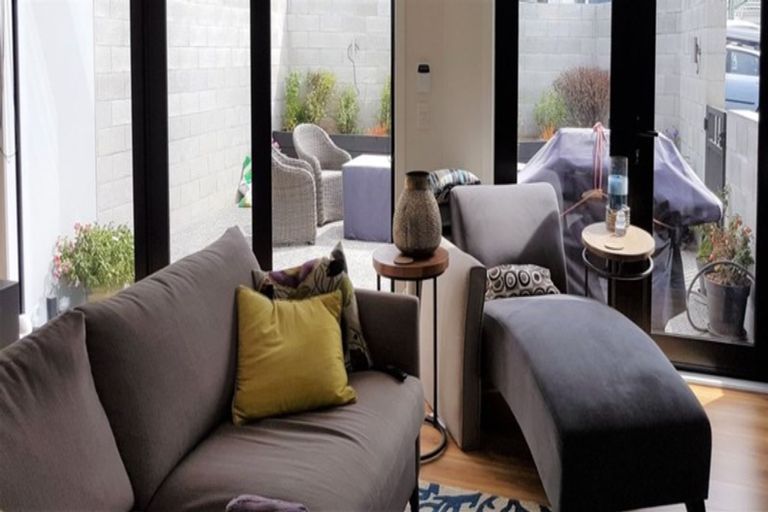 Photo of property in 59a Wellington Road, Kilbirnie, Wellington, 6022