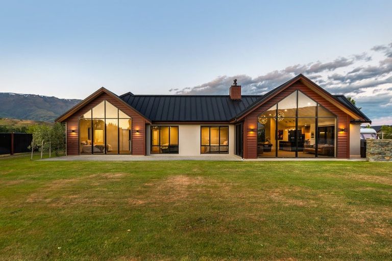 Photo of property in 8 Wakefield Lane, Mount Pisa, Cromwell, 9383