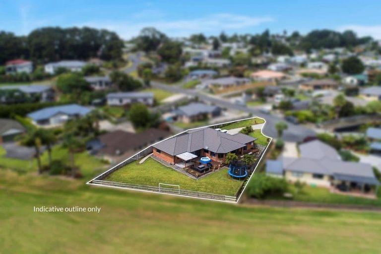Photo of property in 14 Daviot Place, Te Kamo, Whangarei, 0112