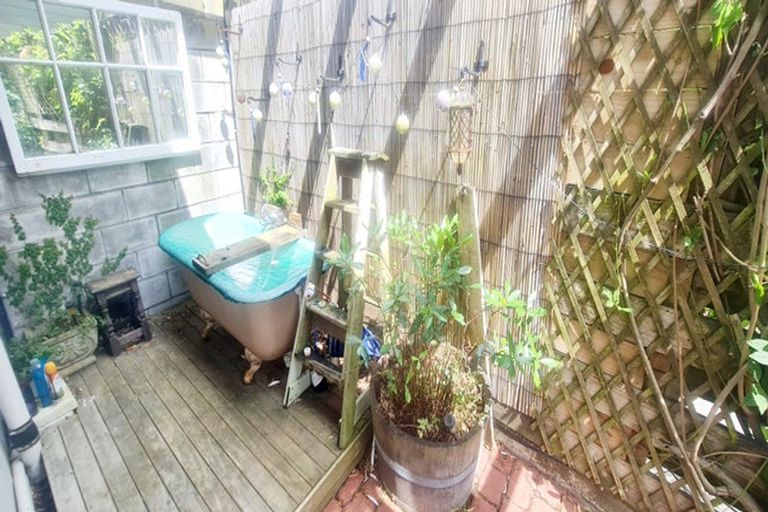 Photo of property in 30 Margaret Road, Raumati Beach, Paraparaumu, 5032