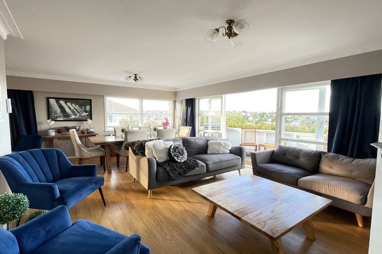 Photo of property in 117 Forrest Hill Road, Forrest Hill, Auckland, 0620