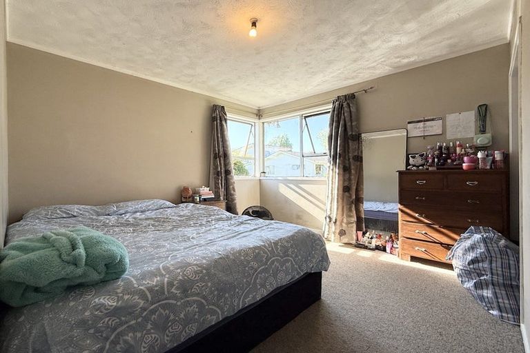 Photo of property in 31 Preston Avenue, Henderson, Auckland, 0610