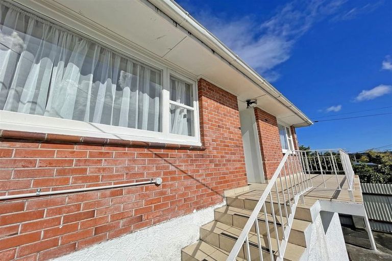 Photo of property in 75 Larnoch Road, Henderson, Auckland, 0610