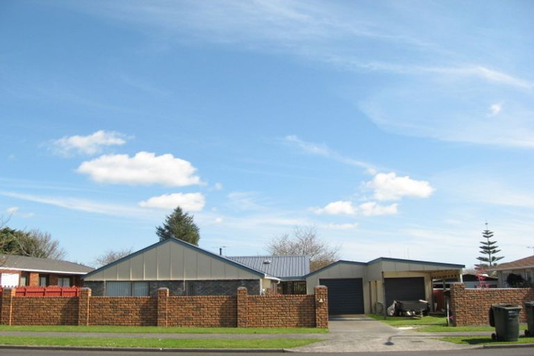 Photo of property in 115 Heta Road, Highlands Park, New Plymouth, 4312